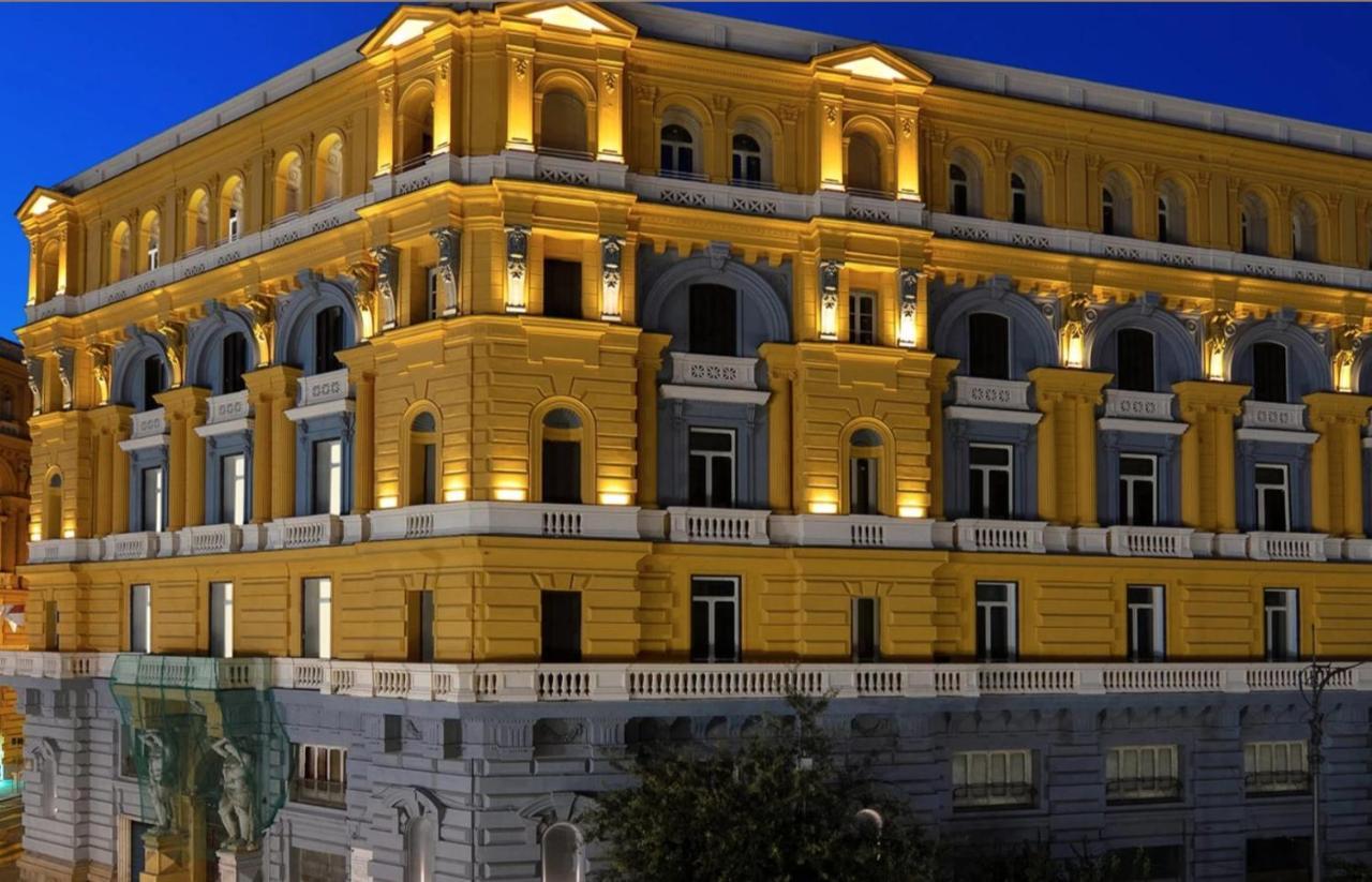 Fafgrandsuitenapoli Exterior photo